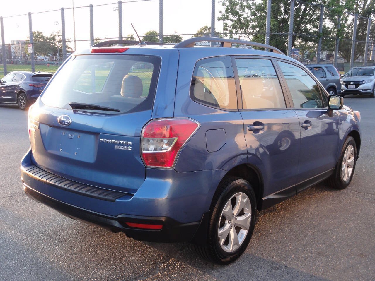 Used 2015 Subaru Forester 2.5i w/ Alloy Wheel Package AWD/4WD image 2