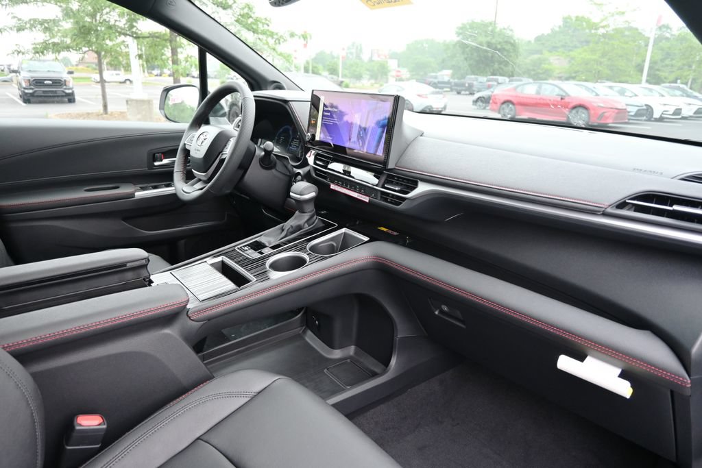 New 2026 Toyota Sienna XSE FWD image 16