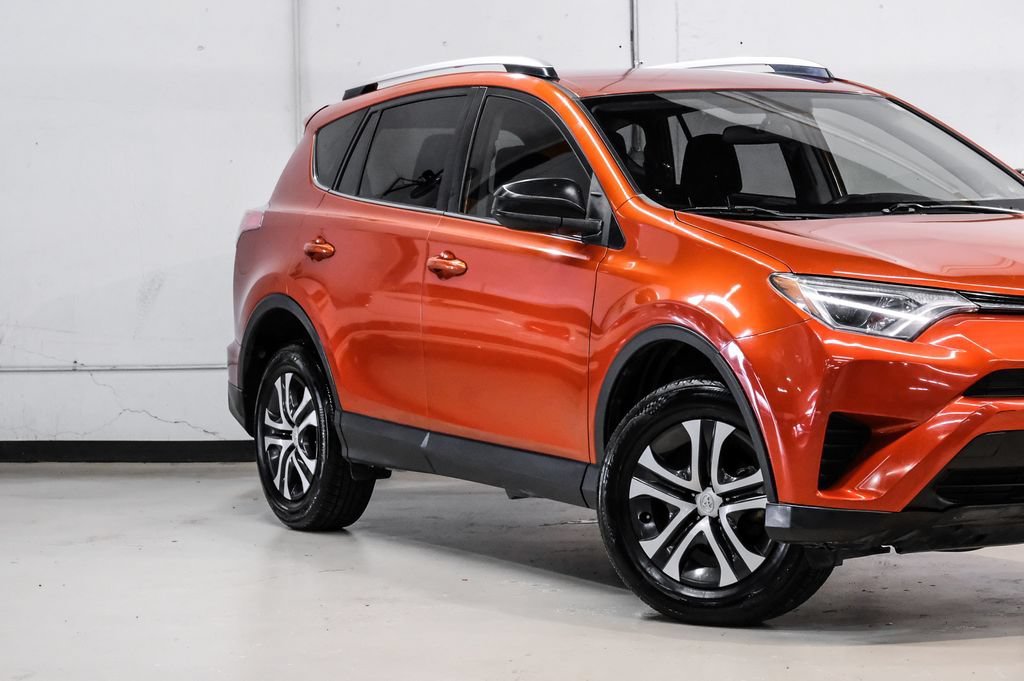 Used 2016 Toyota RAV4 LE FWD image 7