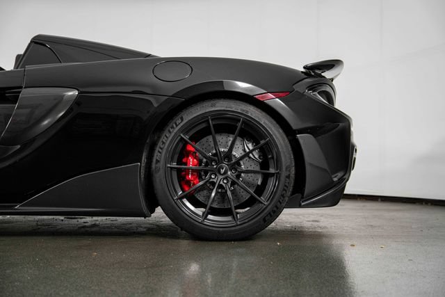 Used 2020 McLaren 600LT Spider RWD image 13