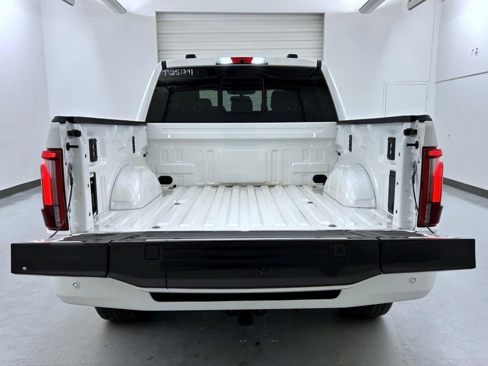 New 2025 Ford F150 Platinum w/ Equipment Group 702A High AWD/4WD image 22