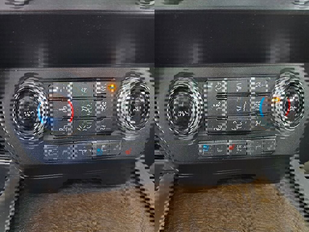 Used 2019 Ford F150 Limited w/ Trailer Tow Package image 17