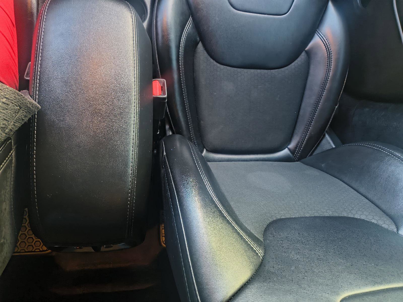 Used 2020 Jeep Cherokee Latitude Plus image 19