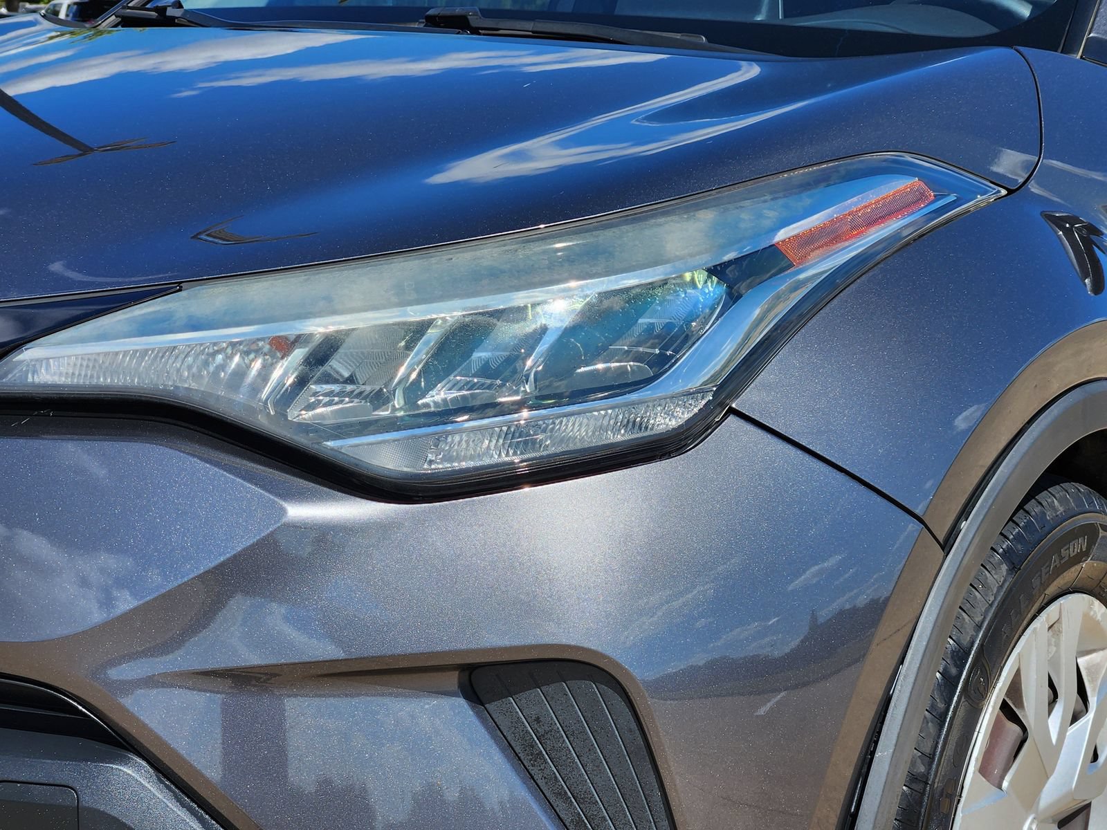 Used 2021 Toyota C-HR LE FWD image 9