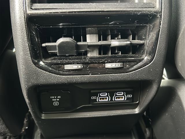 Used 2023 Jeep Grand Cherokee Altitude AWD/4WD image 13