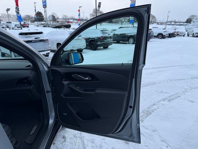 Used 2023 Chevrolet Traverse RS w/ LPO, Floor Liner Package image 16
