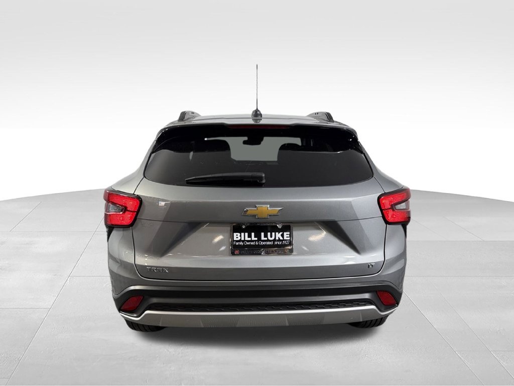 Used 2025 Chevrolet Trax LT w/ LT Convenience Package FWD image 10