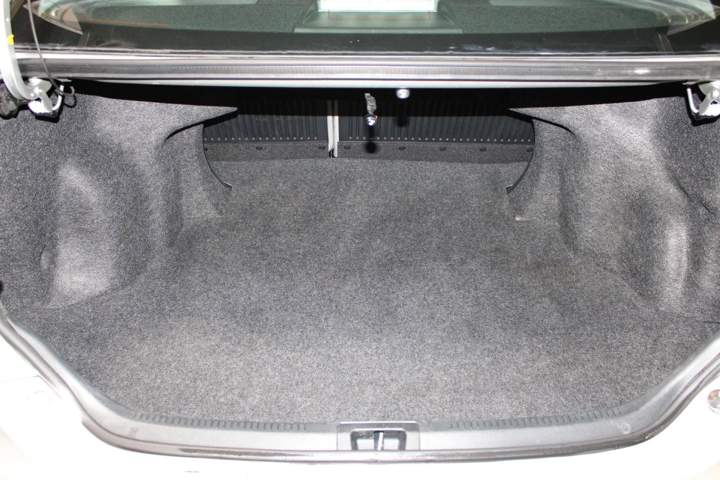 Used 2012 Toyota Camry L FWD image 25