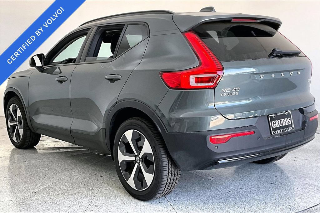 Used 2026 Volvo XC40 B4 Core w/ Climate Package FWD image 14