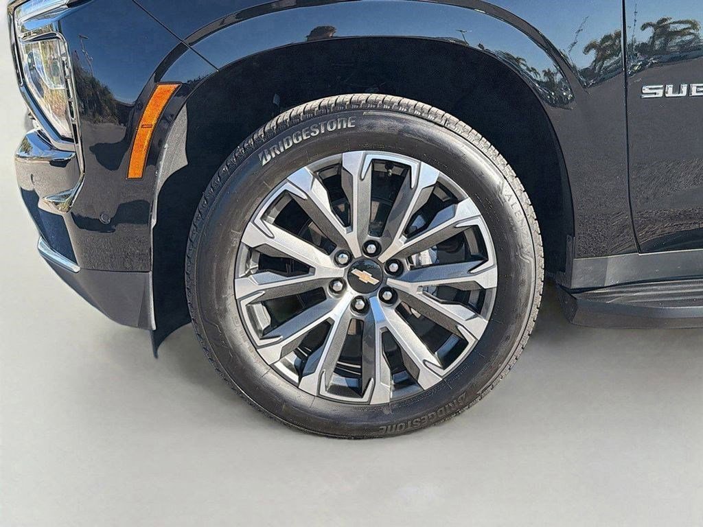 Used 2025 Chevrolet Suburban High Country RWD image 43