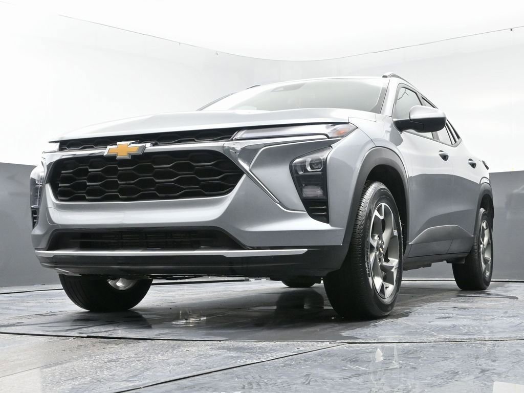 Used 2024 Chevrolet Trax LT image 44