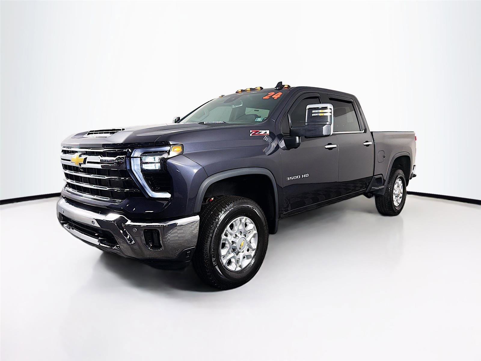 Used 2024 Chevrolet Silverado 3500 LTZ image 3