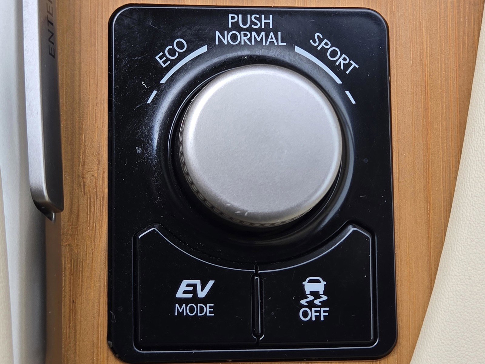 Used 2019 Lexus RX 450h AWD image 22