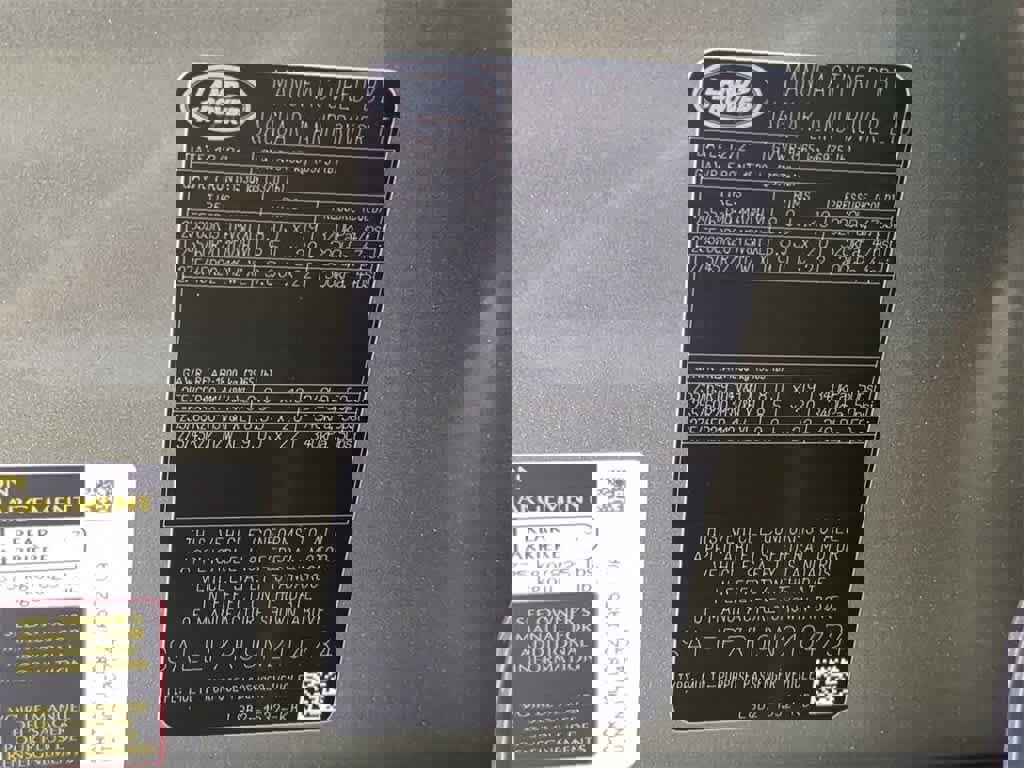 Used 2022 Land Rover Defender 110 SE image 35