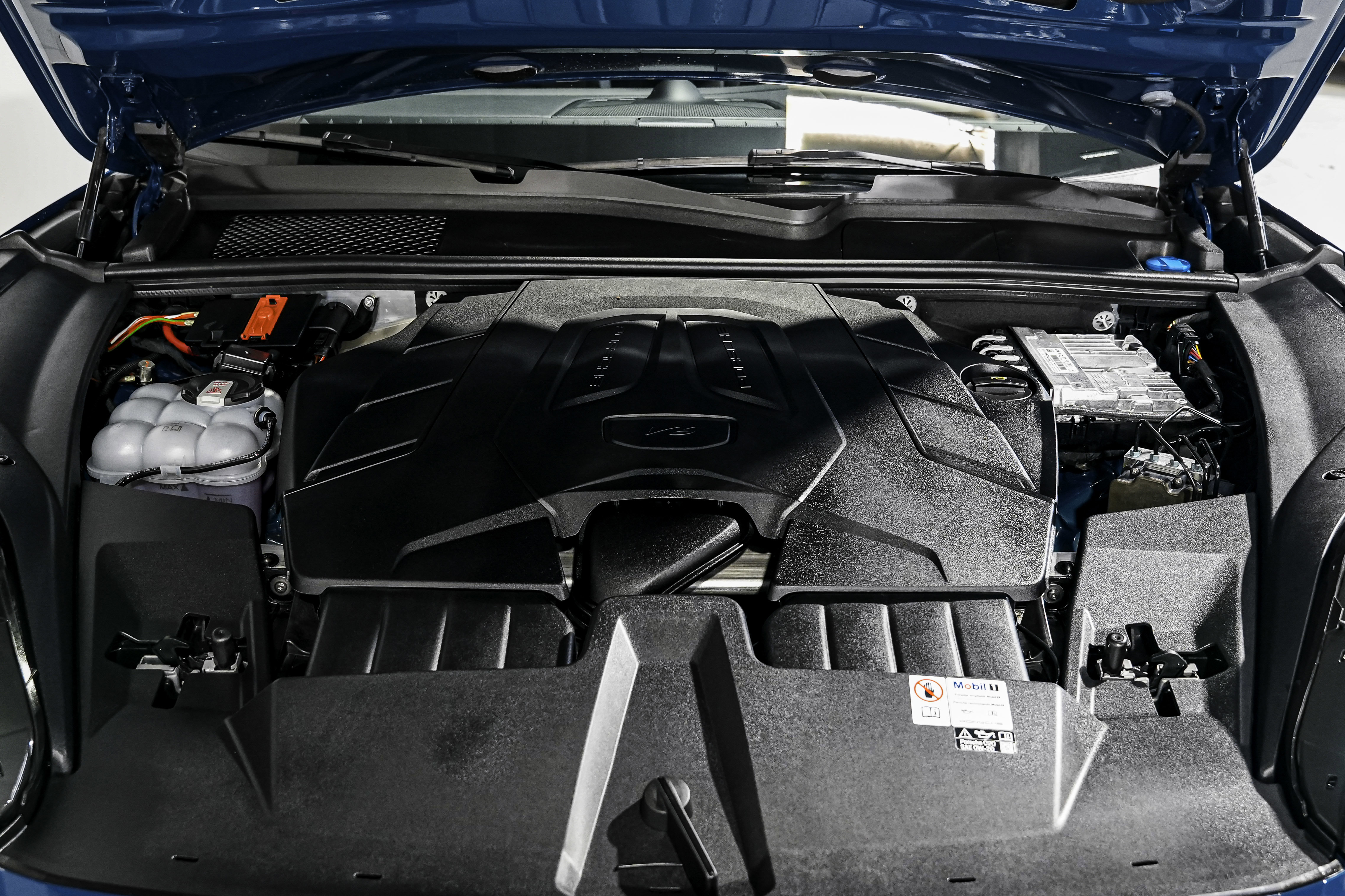 Used 2024 Porsche Cayenne Coupe image 49