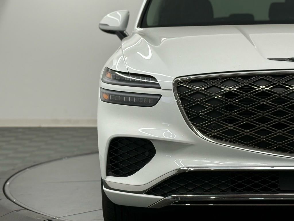 Used 2026 Genesis GV70 2.5T Select image 4