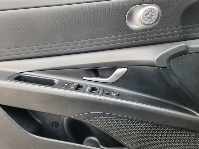 Used 2024 Hyundai Elantra SEL image 19