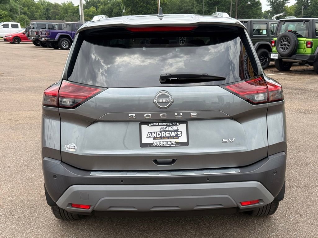 Used 2023 Nissan Rogue SV w/ SV Premium B Package FWD image 15