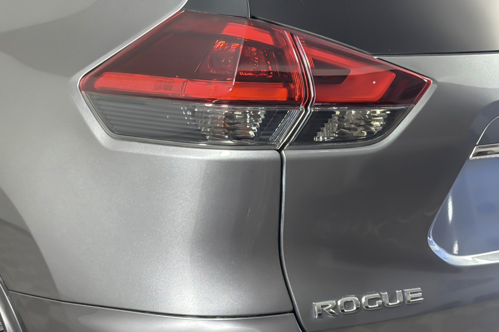 Used 2019 Nissan Rogue SL w/ Premium Package FWD image 27