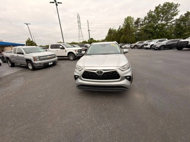Used 2020 Toyota Highlander XLE FWD image 5