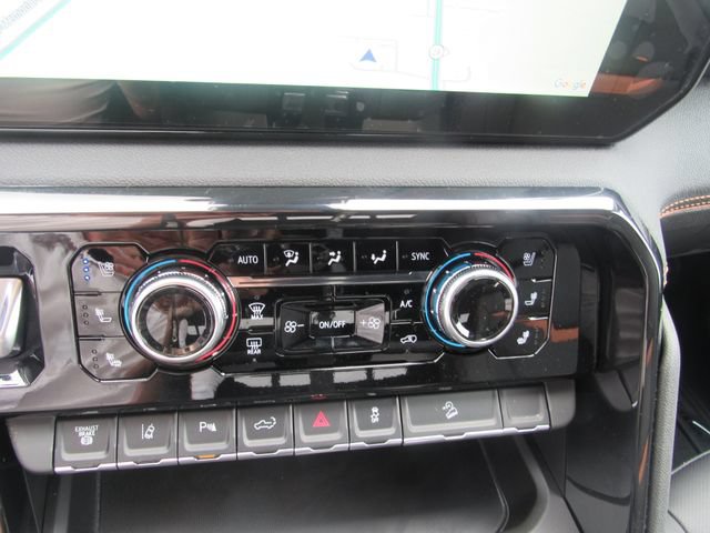 Used 2026 GMC Sierra 3500 AT4 w/ Technology Package AWD/4WD image 21