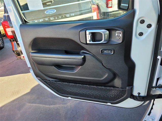 Used 2022 Jeep Gladiator Rubicon w/ Trailer Tow Package image 26