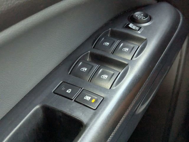 Used 2015 Chevrolet Colorado Z71 AWD/4WD image 24