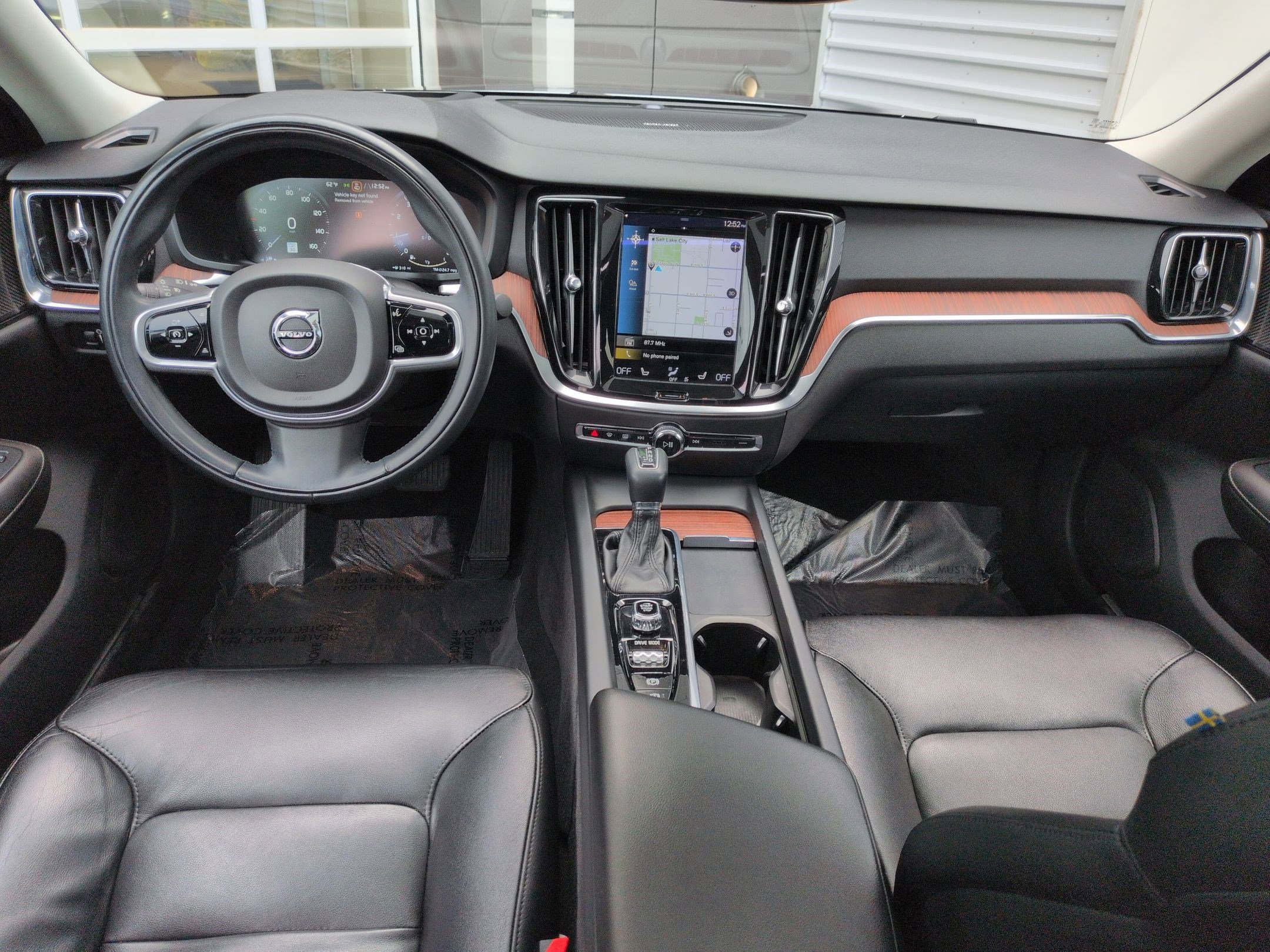 Used 2021 Volvo S60 T5 Momentum w/ Advanced Package image 29