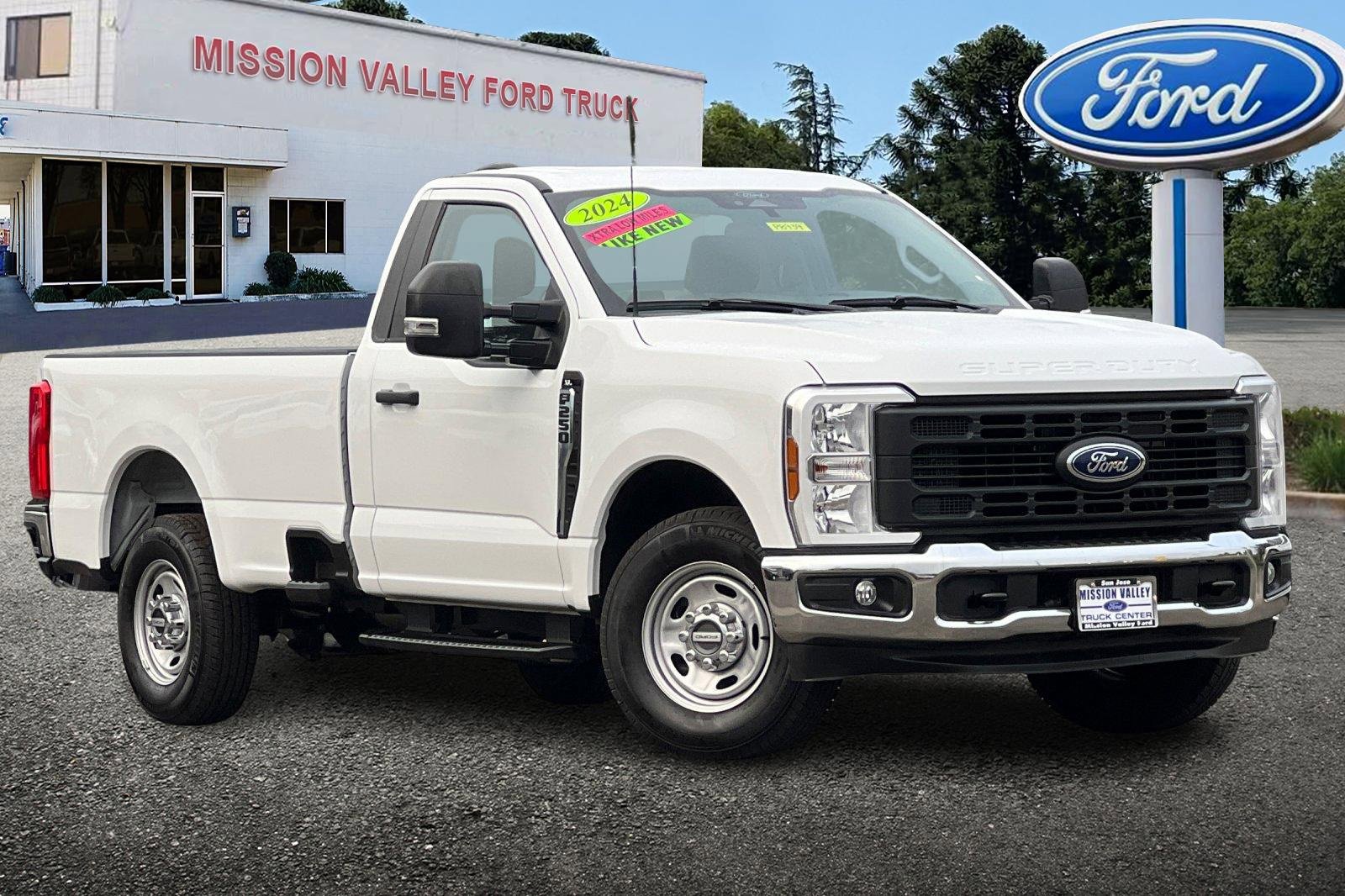 Used 2024 Ford F250 XL w/ XL Chrome Package image 2