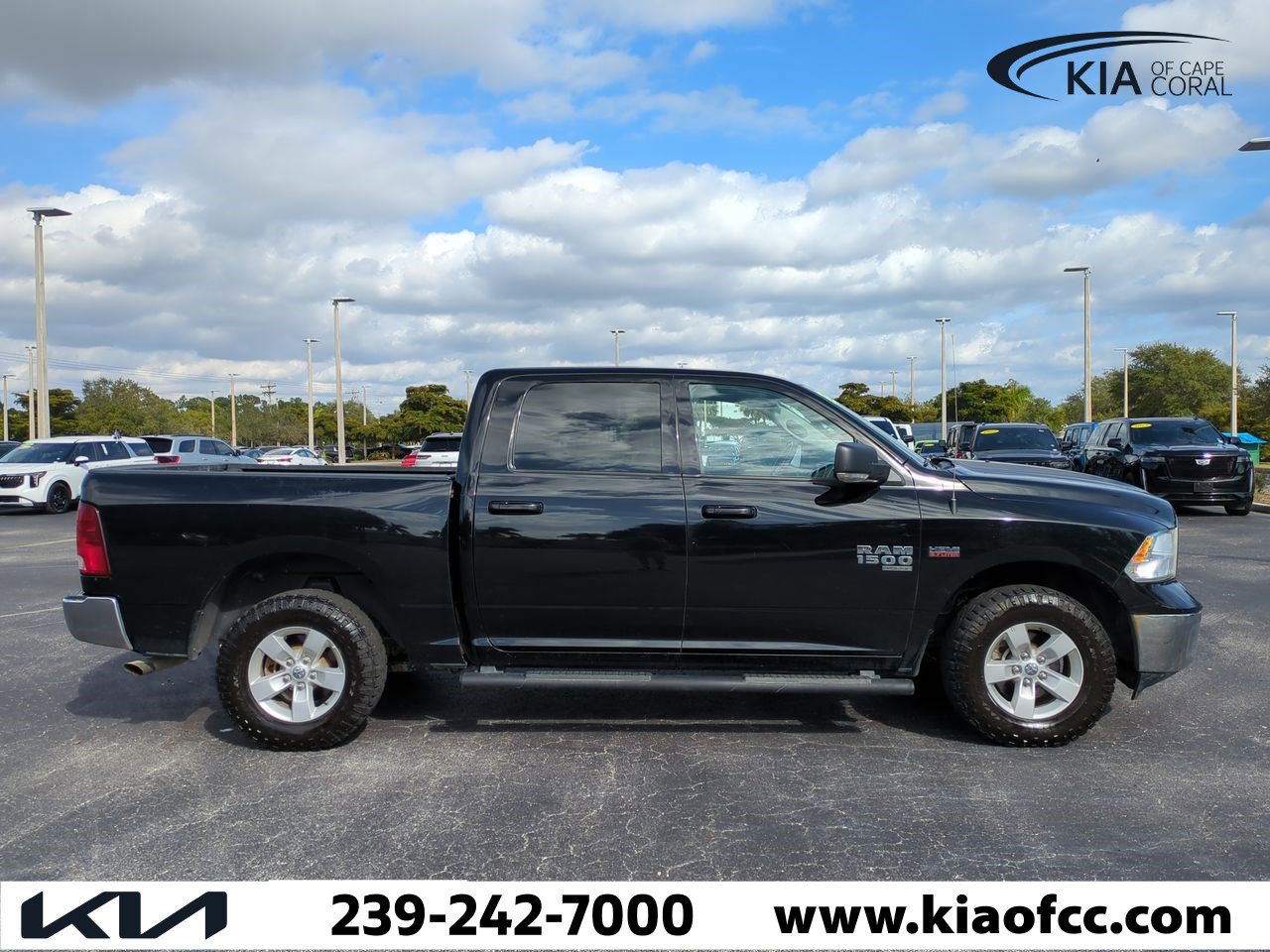 Used 2022 RAM 1500 Classic SLT w/ Electronics Convenience Group image 4