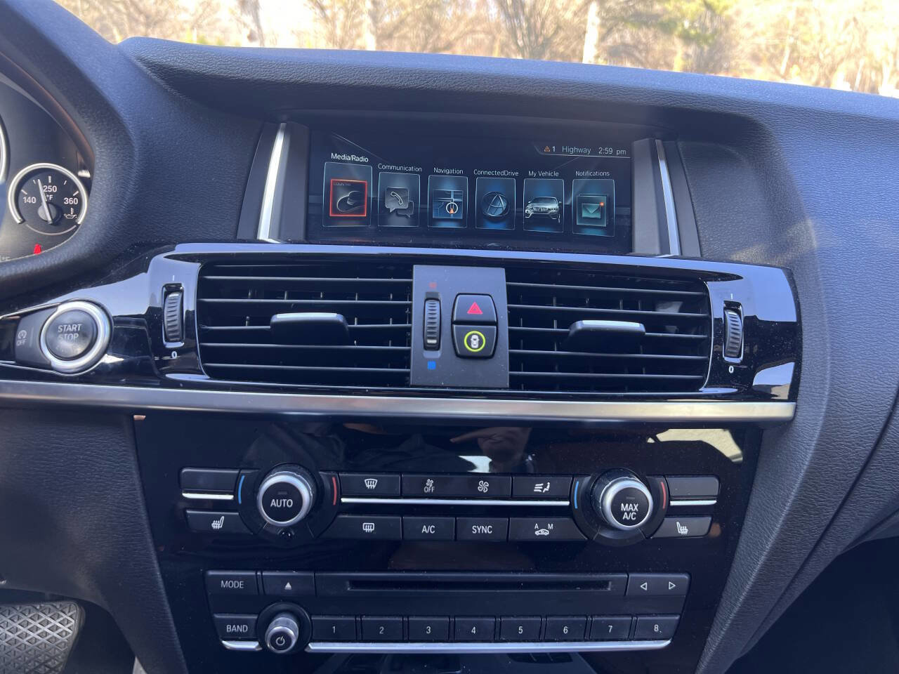 Used 2018 BMW X4 M40i image 17