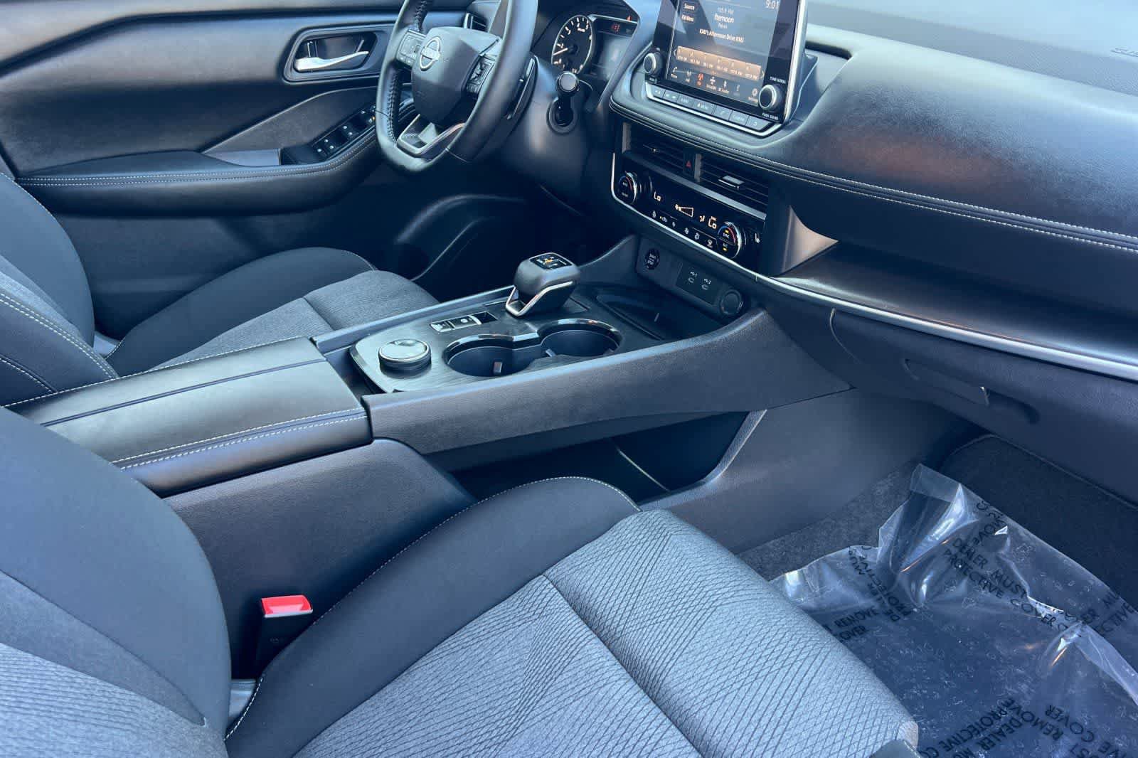 New 2026 Nissan Rogue SV w/ Cold Weather Package AWD/4WD image 19