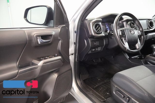 Certified 2023 Toyota Tacoma TRD Off-Road AWD/4WD image 9
