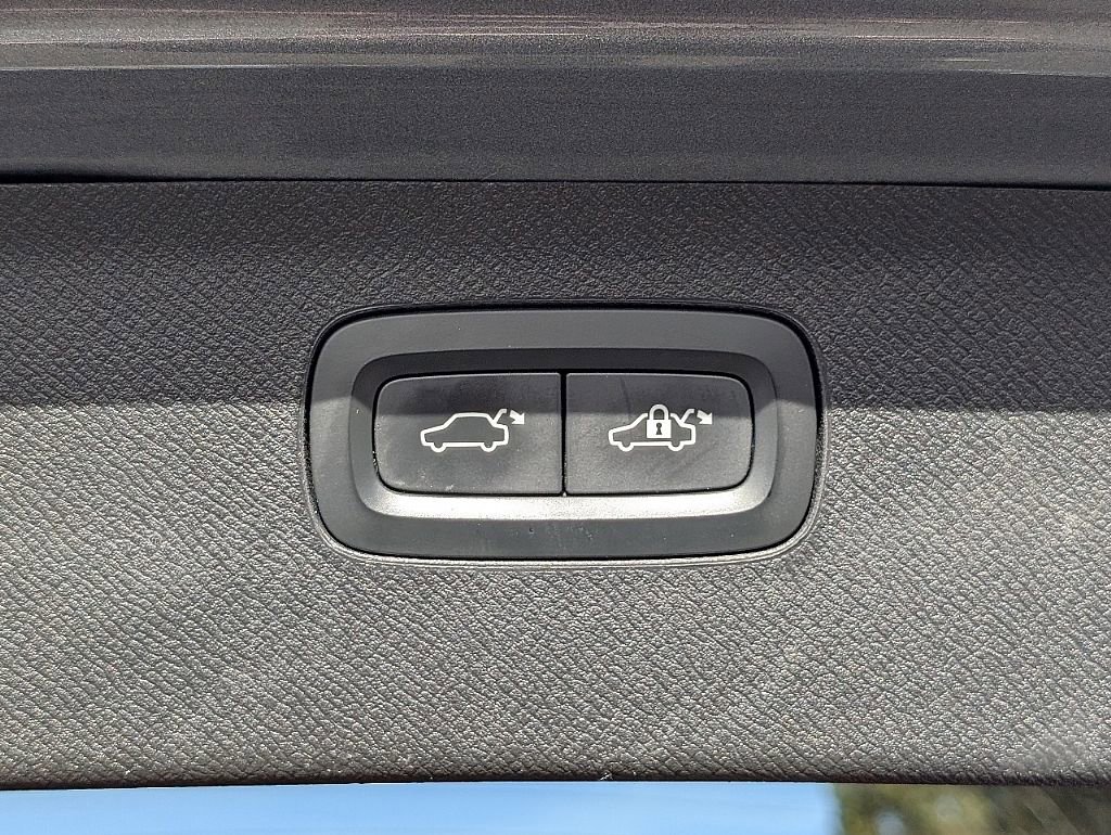 Used 2017 Volvo XC90 T6 Inscription w/ Vision Package image 15