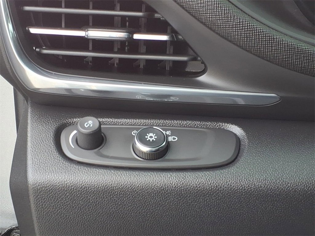 Used 2024 Buick Envista Preferred image 20