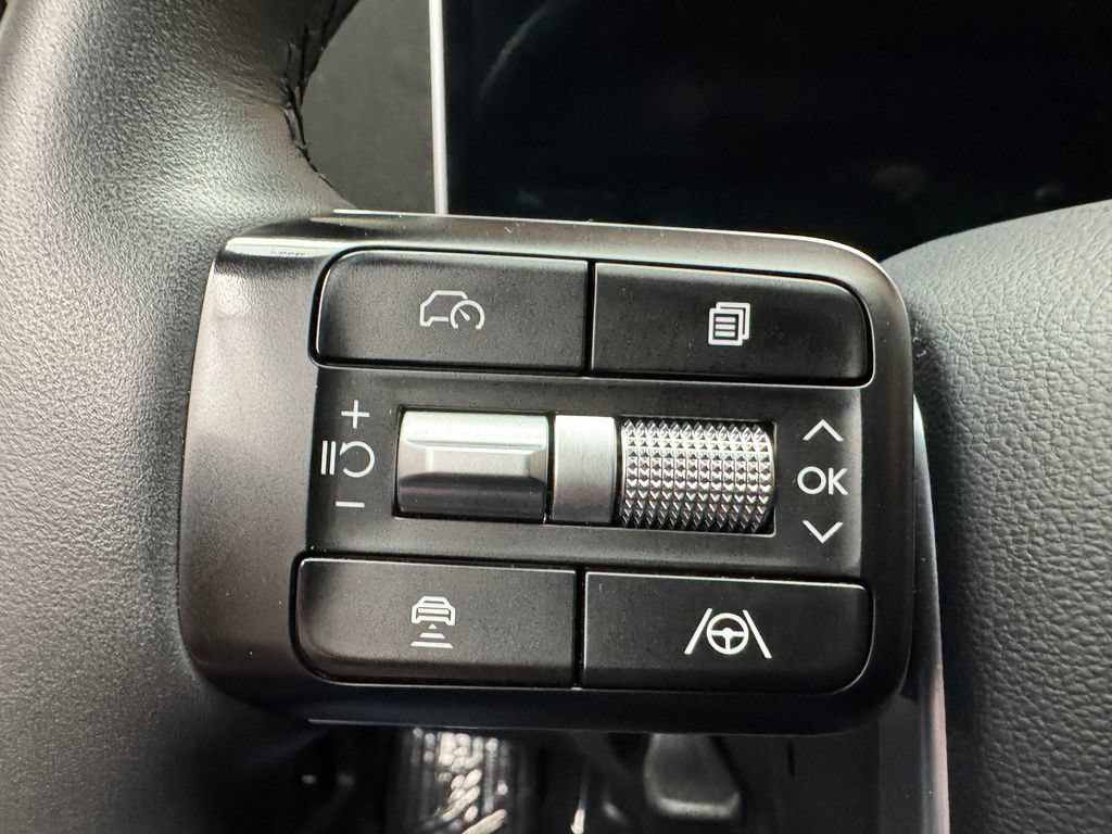 Used 2025 Hyundai Santa Fe SE w/ Tow & Go Package AWD/4WD image 15