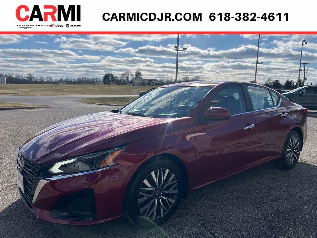 Used 2023 Nissan Altima 2.5 SV w/ SV Premium Package FWD image 3