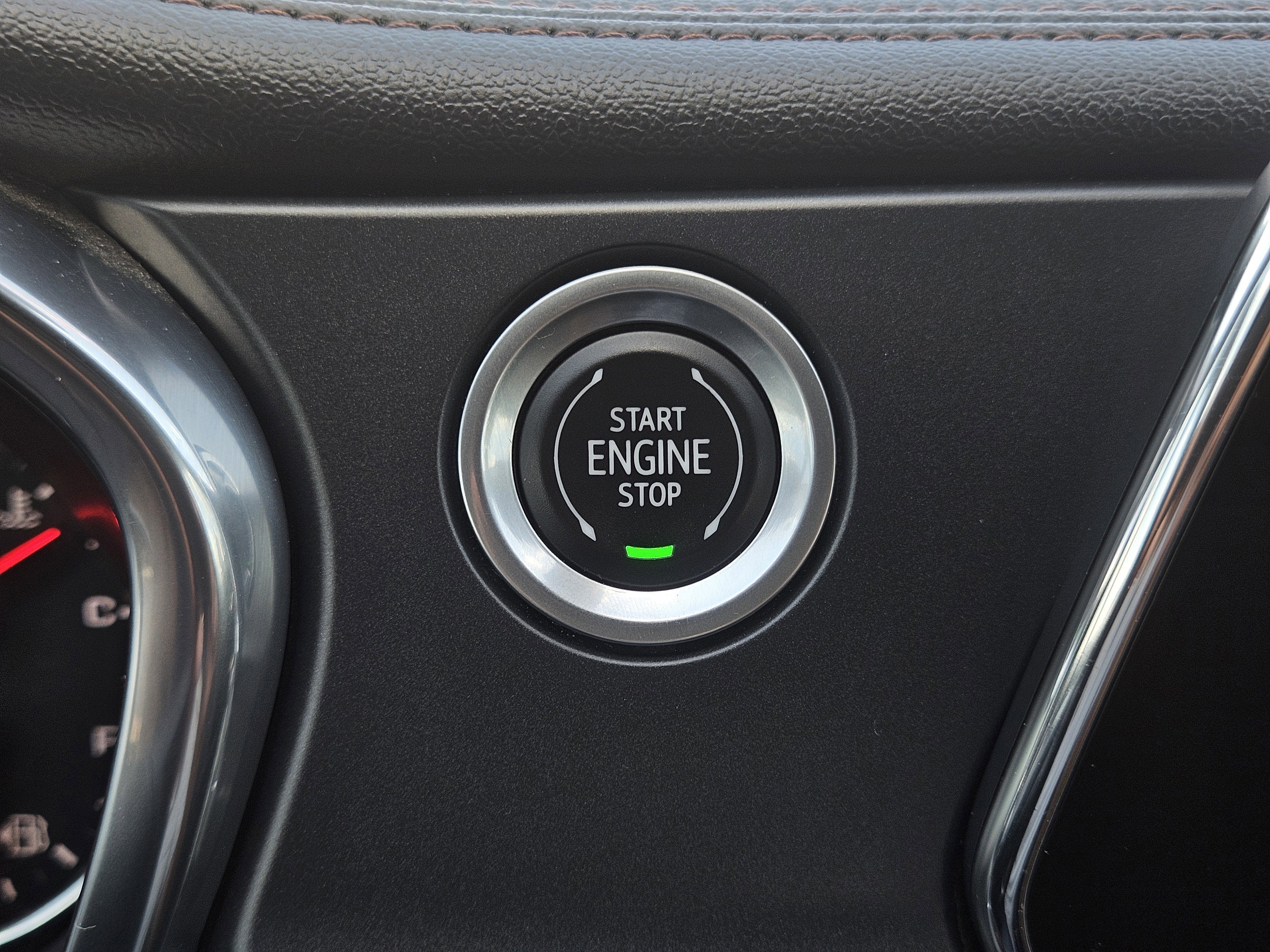 Used 2022 Chevrolet Blazer Premier w/ Enhanced Convenience Package FWD image 18