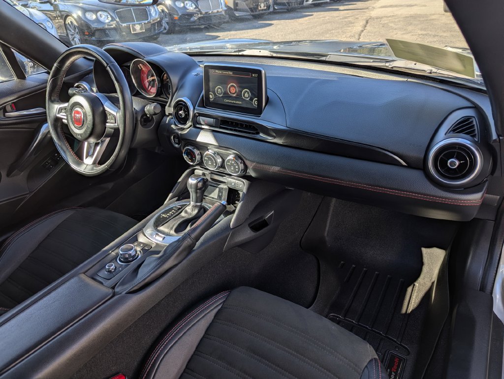 Used 2017 FIAT 124 Spider Abarth RWD image 33