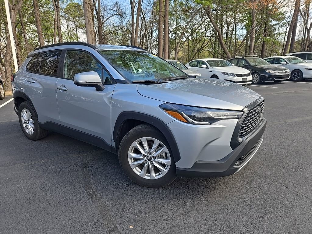 Used 2024 Toyota Corolla Cross LE image 12