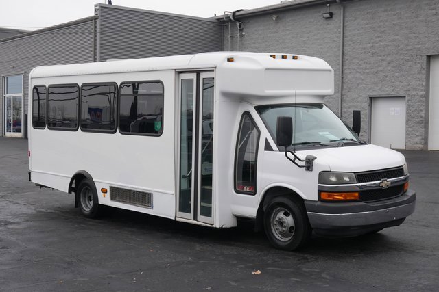 Used 2014 Chevrolet Express 4500 w/ Shuttle Bus Package image 4