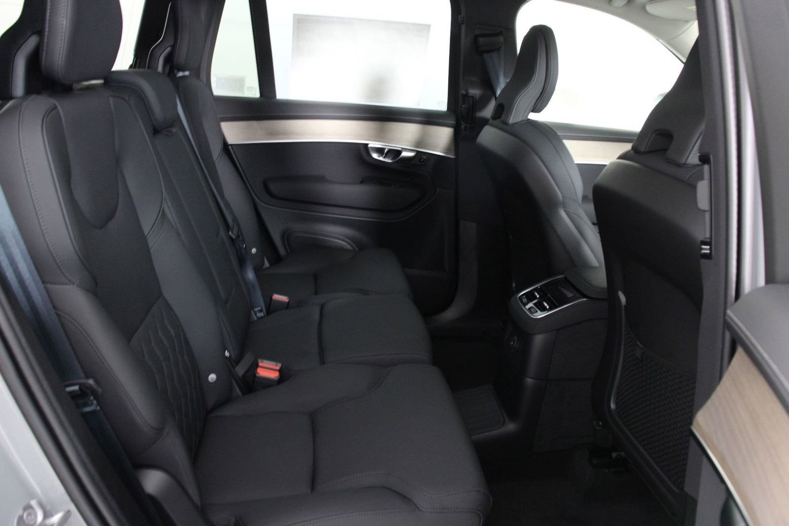 New 2026 Volvo XC90 T8 Plus w/ Protection Package image 11