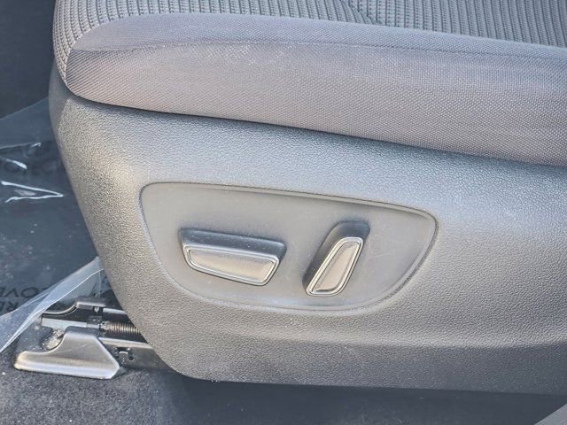 Used 2024 Toyota Highlander LE image 15