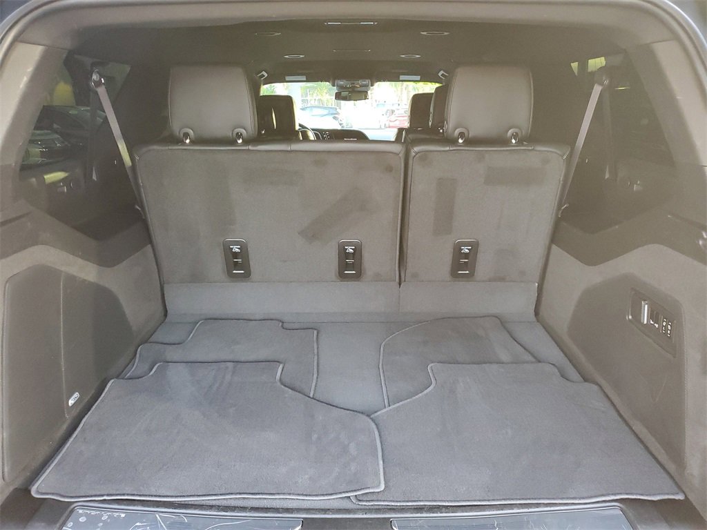 Used 2024 Cadillac Escalade ESV Luxury image 8