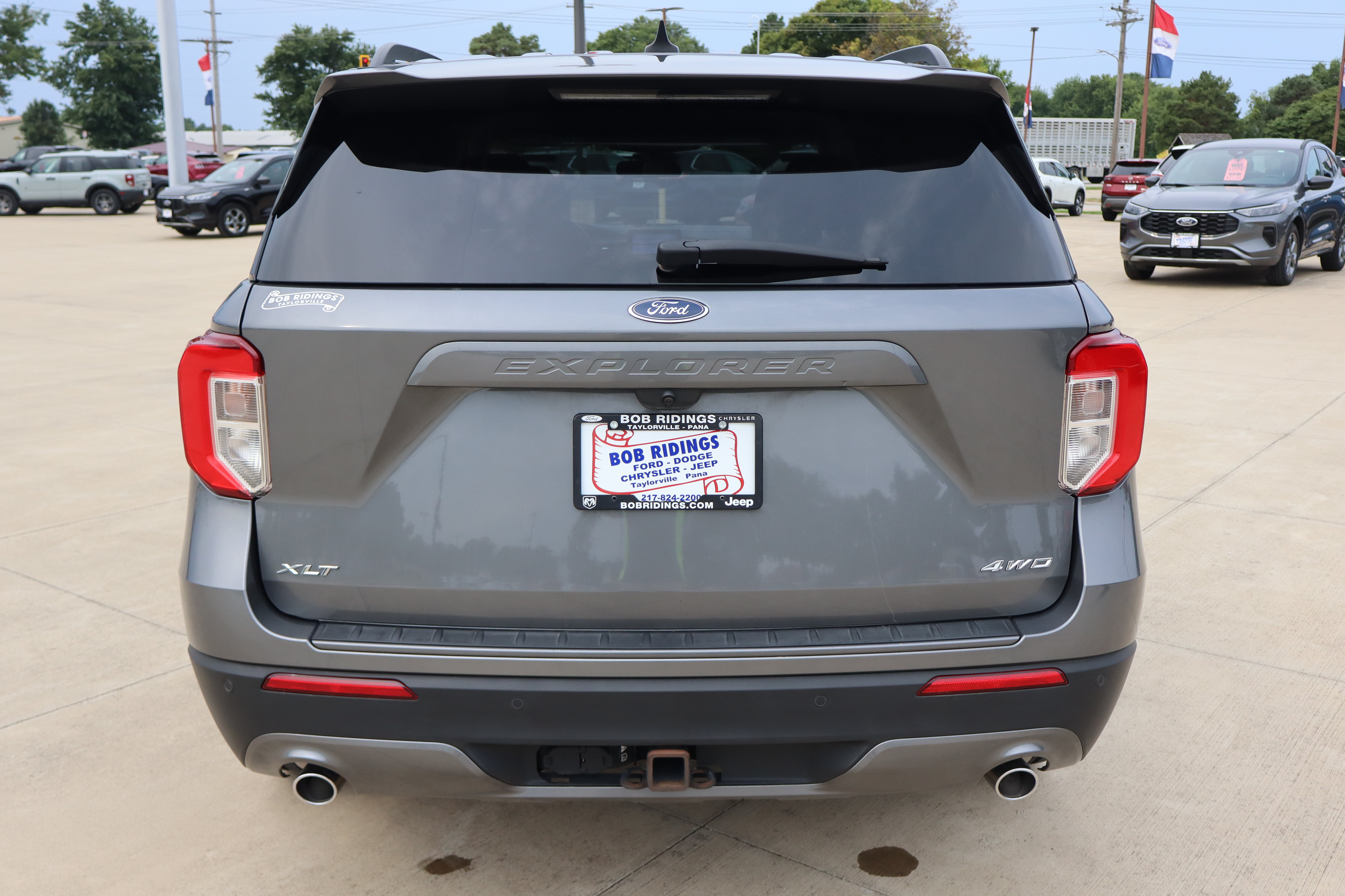 Used 2023 Ford Explorer XLT w/ Equipment Group 202A AWD/4WD image 6