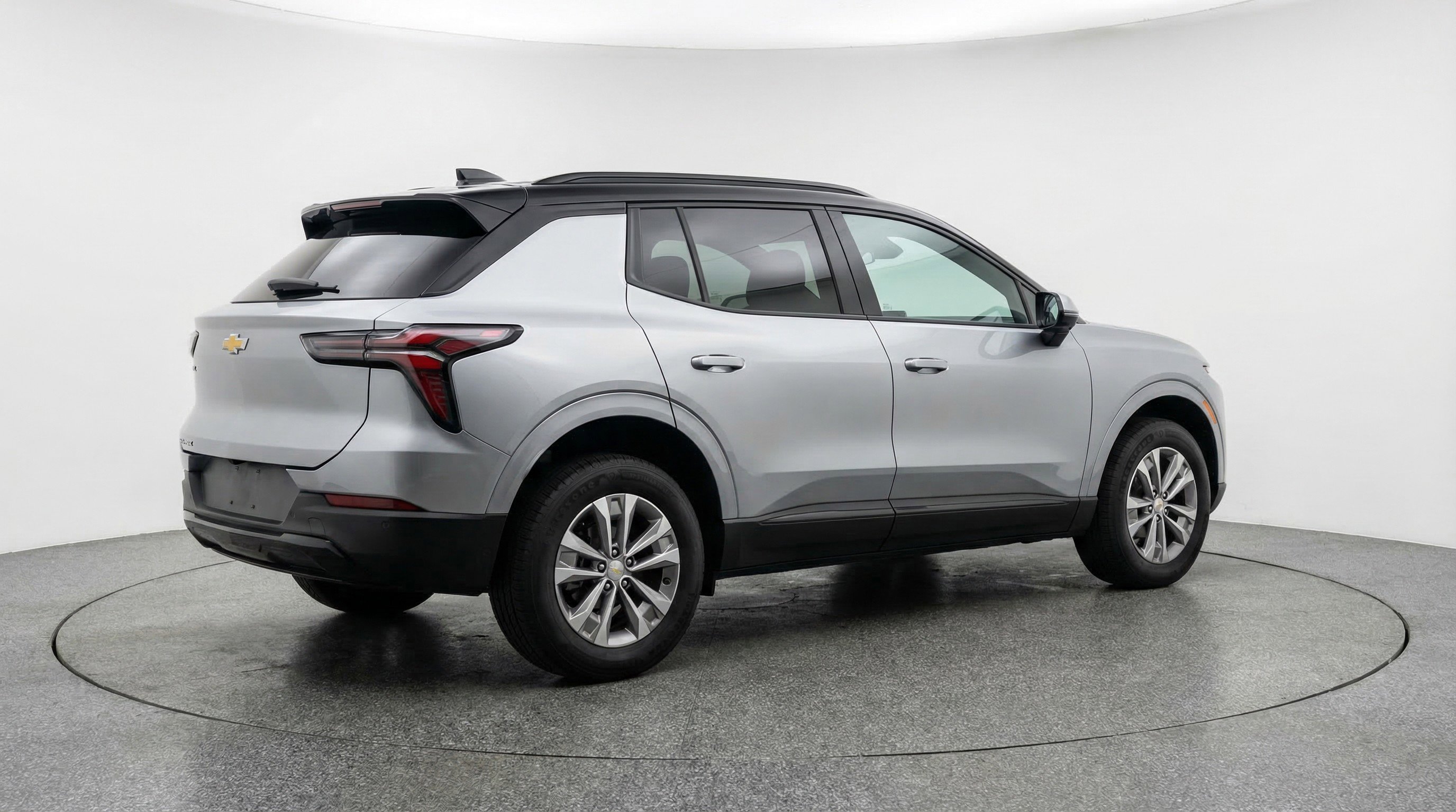 Used 2025 Chevrolet Equinox LT FWD image 9
