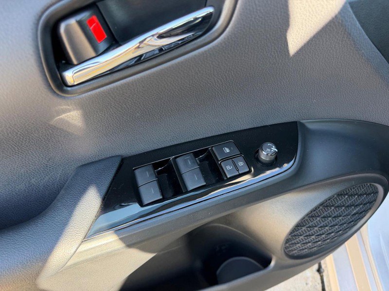 Used 2019 Toyota Prius Prime Advanced image 17