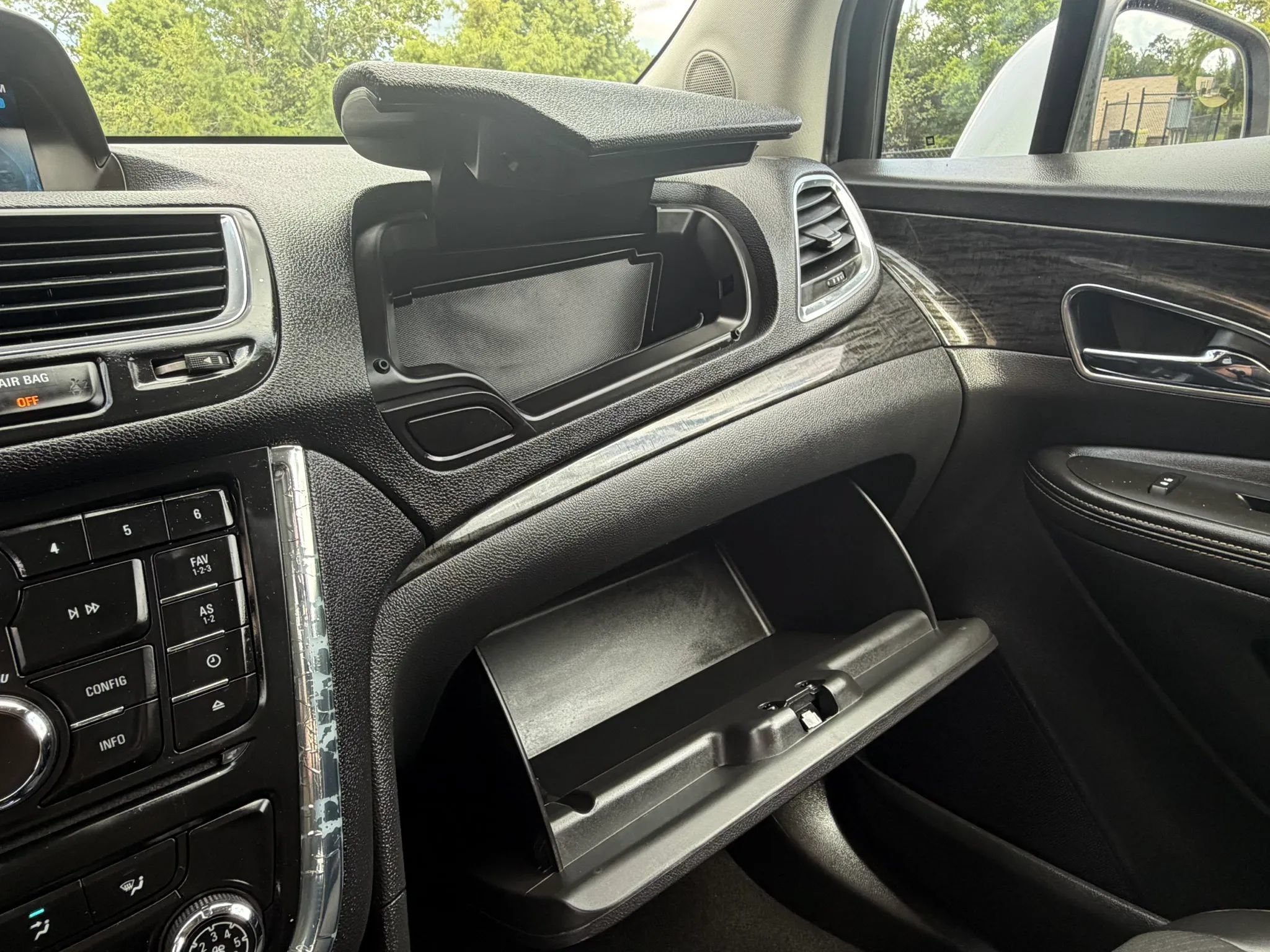 Used 2014 Buick Encore FWD image 26