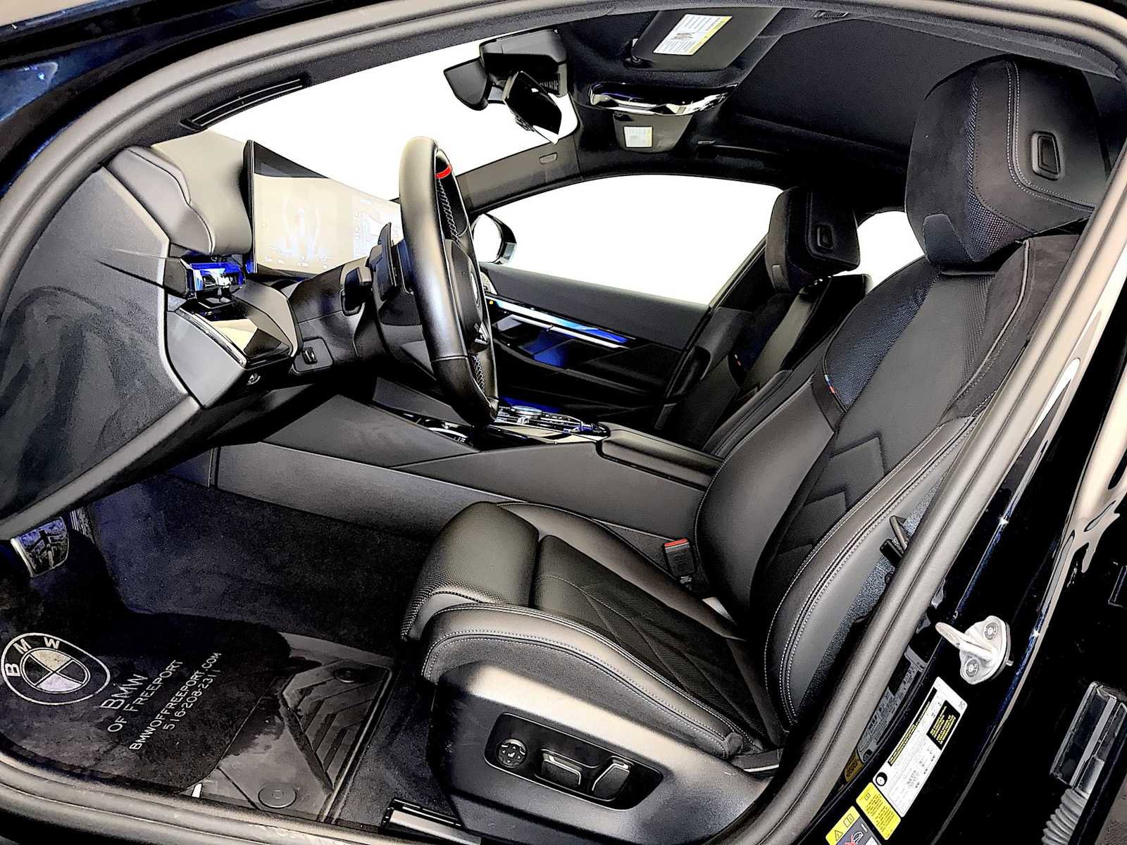 Used 2024 BMW i5 M60 w/ Premium Package image 9