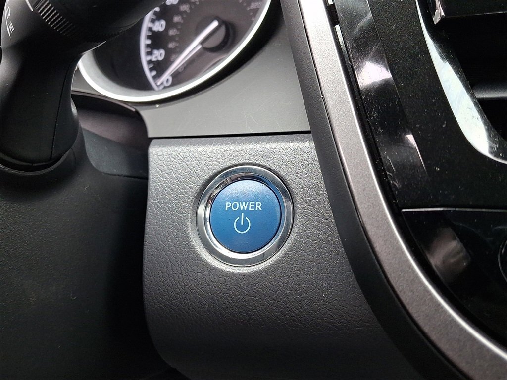 Used 2022 Toyota Camry LE image 22